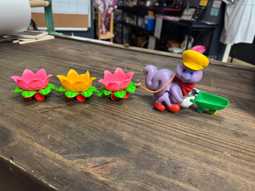 Berry Busy Bug Train - Strawberry shortcake